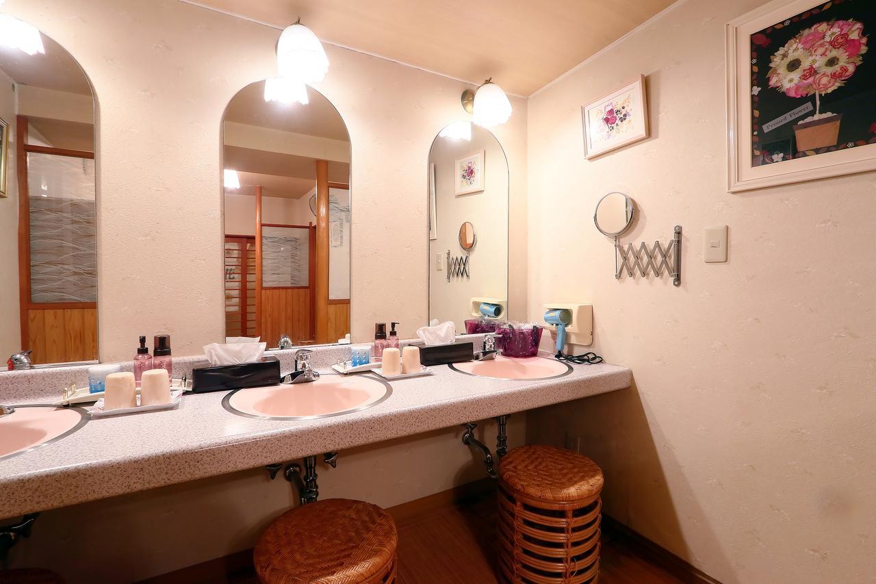 Hotel Sansuiso Yamanakako Buitenkant foto