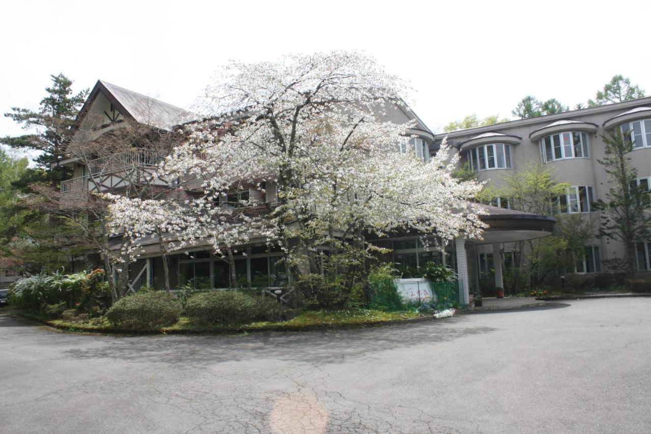 Hotel Sansuiso Yamanakako Buitenkant foto